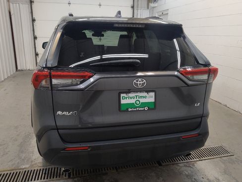 Used 2019 Toyota RAV4 LE FWD image 6