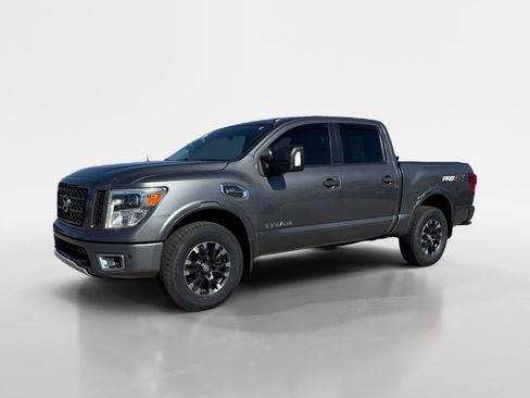 Used 2017 Nissan Titan PRO-4X image 2
