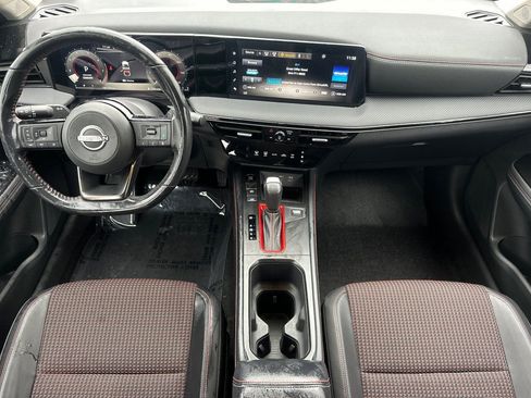 Used 2025 Nissan Kicks SR image 13