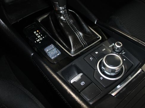 Used 2018 MAZDA MAZDA3 Sport w/ Preferred Equipment Package FWD image 20