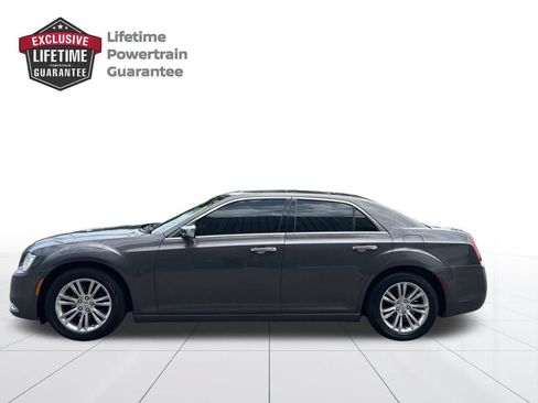 Used 2015 Chrysler 300 C RWD image 2