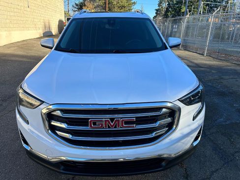 Used 2019 GMC Terrain SLT w/ Infotainment Package II AWD/4WD image 2