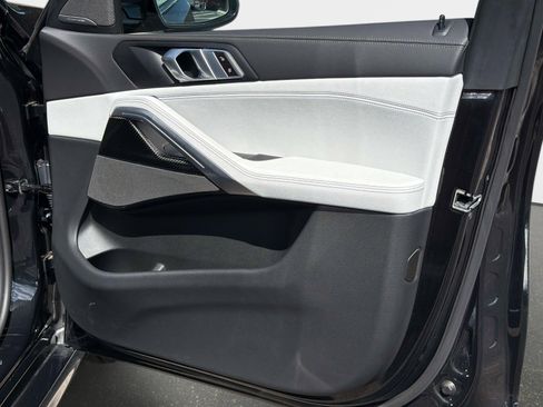 Used 2026 BMW X6 M60i image 21