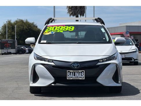 Used 2022 Toyota Prius Prime XLE FWD image 9