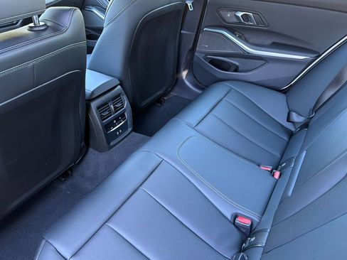 Used 2025 BMW 330i Sedan w/ Premium Package RWD image 15