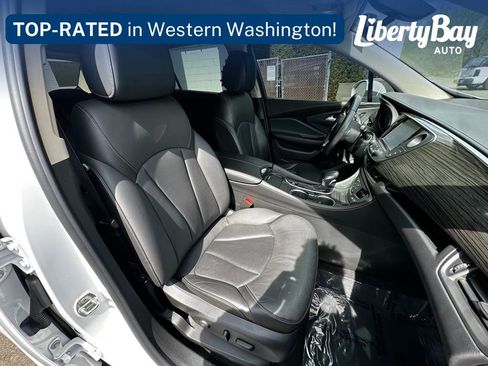 Used 2018 Buick Envision Essence w/ LPO, Hit The Road Package AWD/4WD image 17