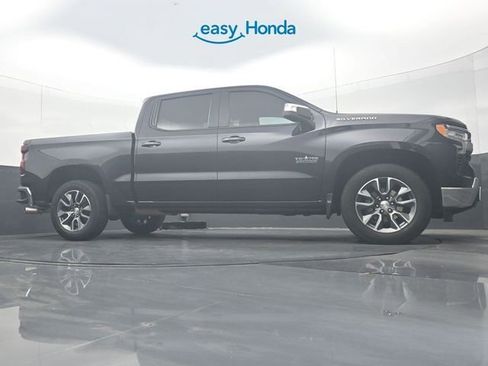 Used 2022 Chevrolet Silverado 1500 LT w/ Convenience Package II RWD image 26