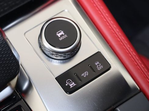 Used 2024 Jaguar F-PACE SVR image 52