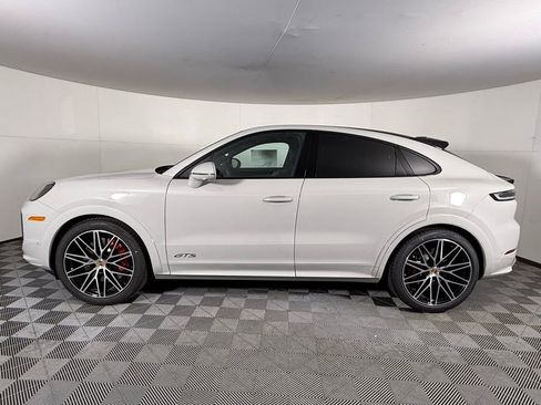 New 2026 Porsche Cayenne GTS image 2