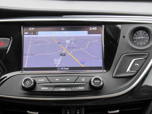 Used 2018 Buick Envision Essence FWD image 19