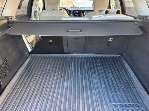 Used 2023 Volvo XC60 B5 Ultimate image 16