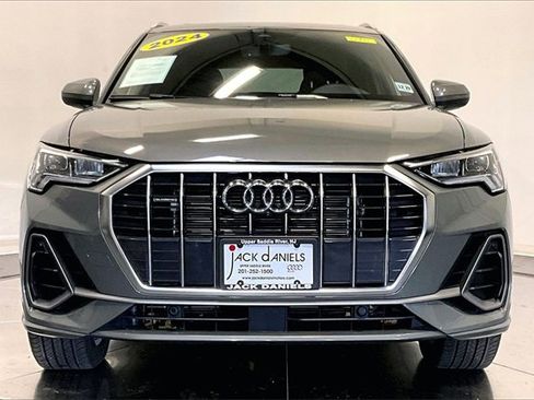 Used 2024 Audi Q3 2.0T Premium Plus image 3