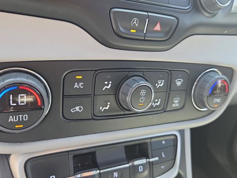 Used 2023 GMC Terrain SLT FWD image 20