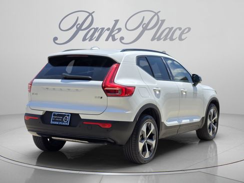 Used 2022 Volvo XC60 B5 Inscription w/ Advanced Package FWD image 6