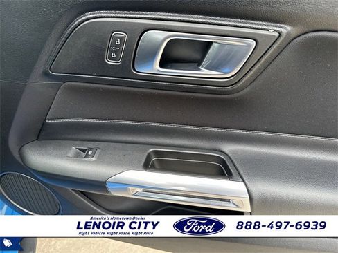 Certified 2022 Ford Mustang Coupe image 17