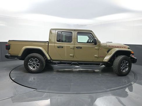 Used 2025 Jeep Gladiator Mojave image 2