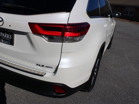 Used 2019 Toyota Highlander XLE image 50