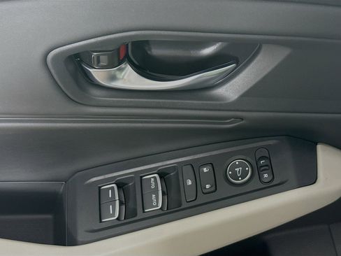 New 2025 Honda Accord SE image 19