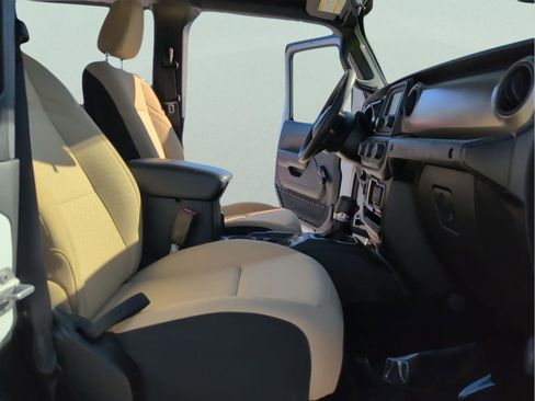 Certified 2021 Jeep Wrangler Sport image 33
