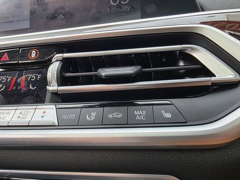 Used 2021 BMW X5 xDrive40i w/ M Sport Package image 18