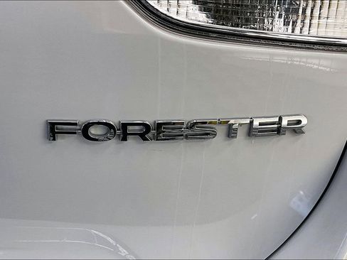 Used 2023 Subaru Forester Premium AWD/4WD image 7