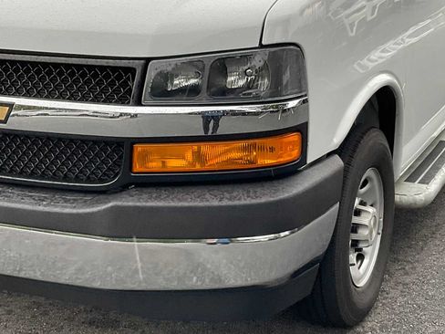 Used 2025 Chevrolet Express 2500 w/ Driver Convenience Package RWD image 10