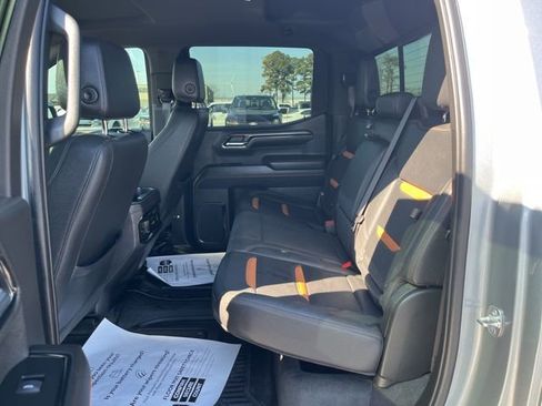 Used 2024 GMC Sierra 1500 AT4 w/ Technology Package image 8