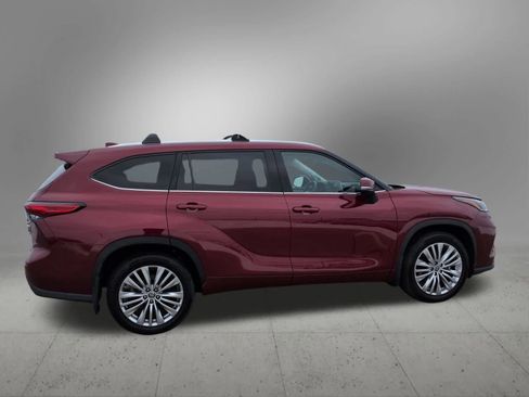 Used 2023 Toyota Highlander Platinum image 7