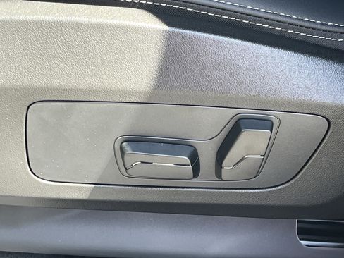 New 2026 BMW X2 xDrive28i w/ Convenience Package image 19