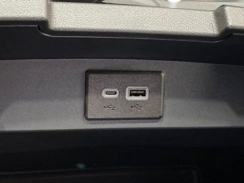 Used 2025 Chevrolet Tahoe Z71 w/ Comfort Package image 41