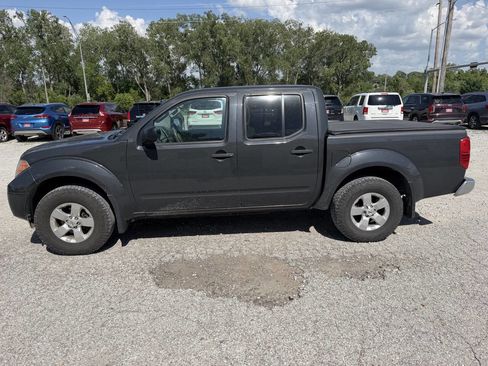 Used 2012 Nissan Frontier SV w/ SV Premium Utility Pkg AWD/4WD image 6