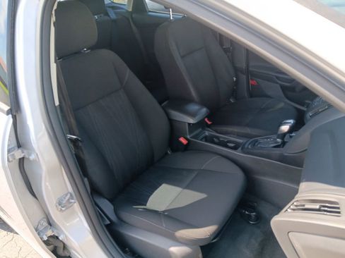 Used 2015 Ford Focus SE FWD image 34