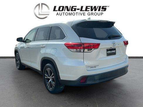 Used 2019 Toyota Highlander Plus FWD image 4