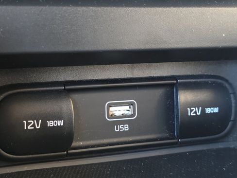 Certified 2025 Kia Soul LX w/ LX Technology Package FWD image 19