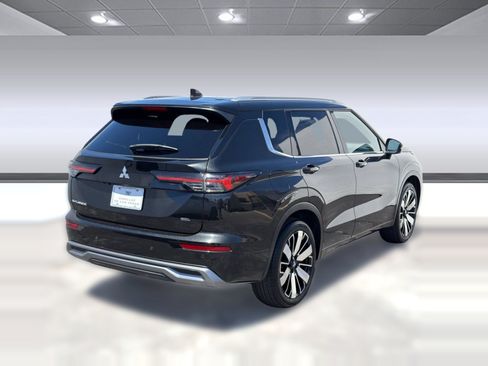 Used 2025 Mitsubishi Outlander SEL FWD image 8