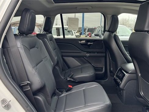 New 2026 Lincoln Aviator AWD w/ Jet Appearance Package image 14