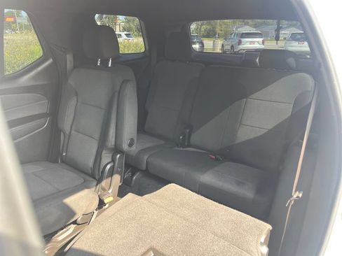 Used 2022 Chevrolet Traverse LT FWD image 14
