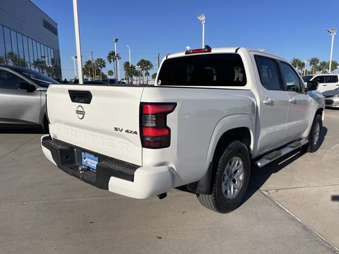 Certified 2024 Nissan Frontier SV image 3