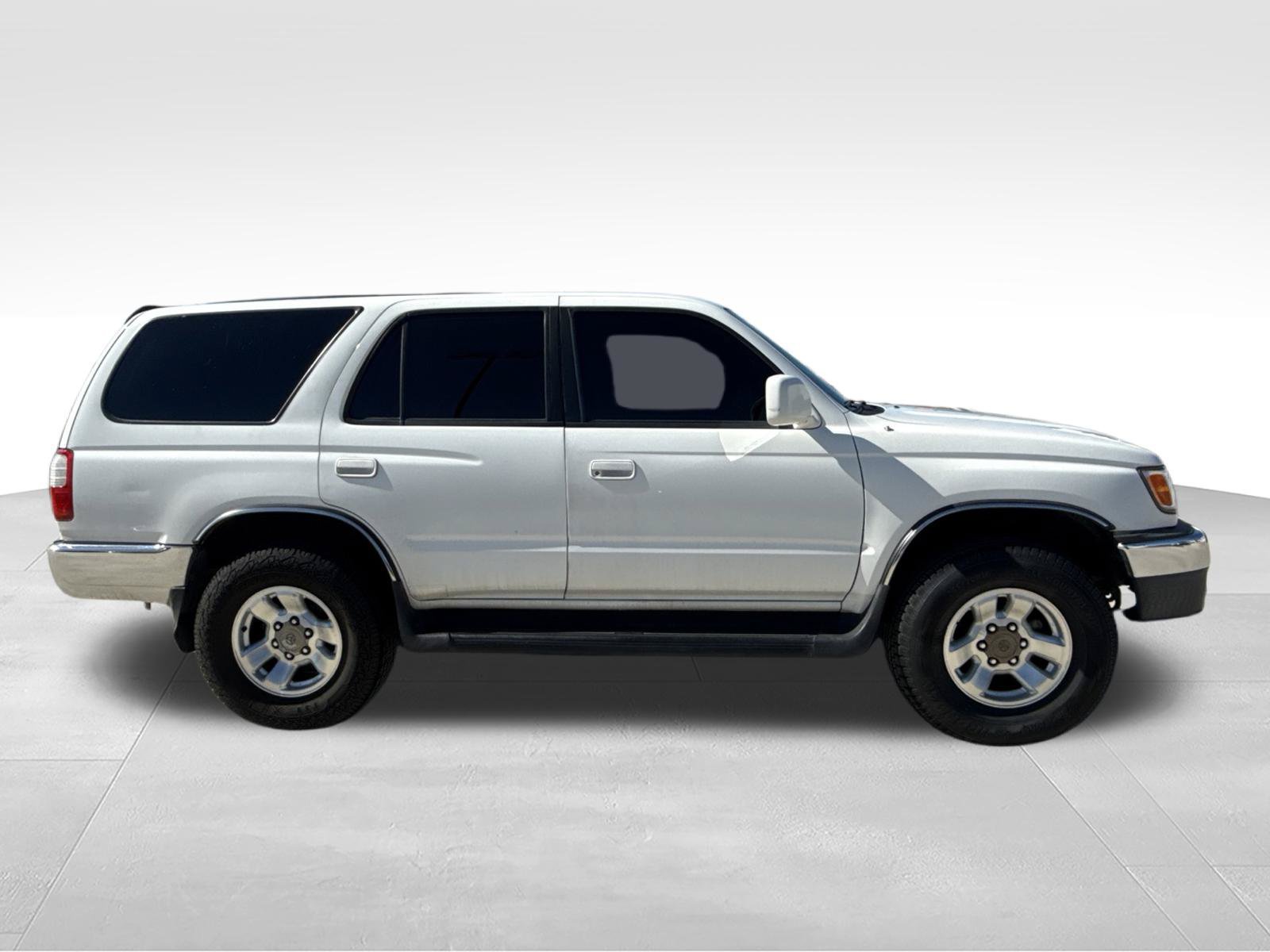 Used 2000 Toyota 4Runner SR5 RWD image 4