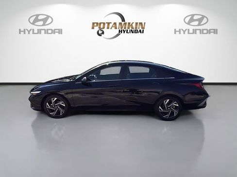 Certified 2025 Hyundai Elantra SEL image 8