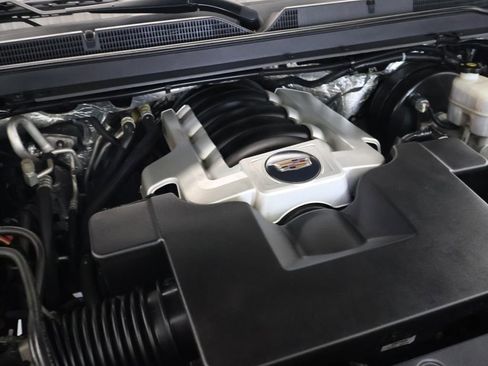 Used 2018 Cadillac Escalade ESV Luxury AWD/4WD image 32