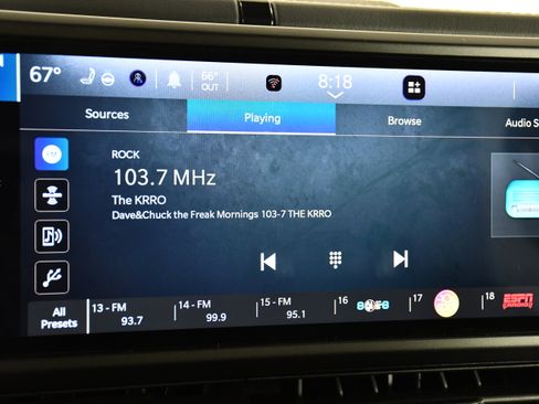 Used 2025 Jeep Wrangler Unlimited Sahara AWD/4WD image 27