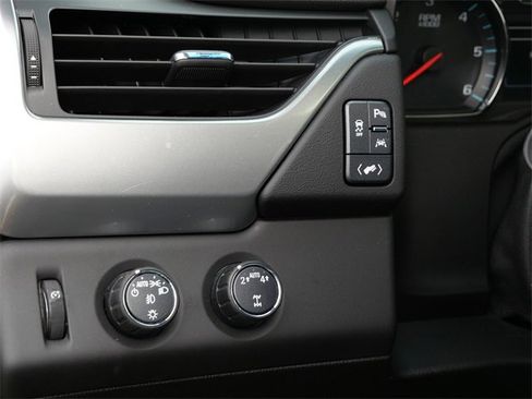 Used 2017 Chevrolet Tahoe LT image 18