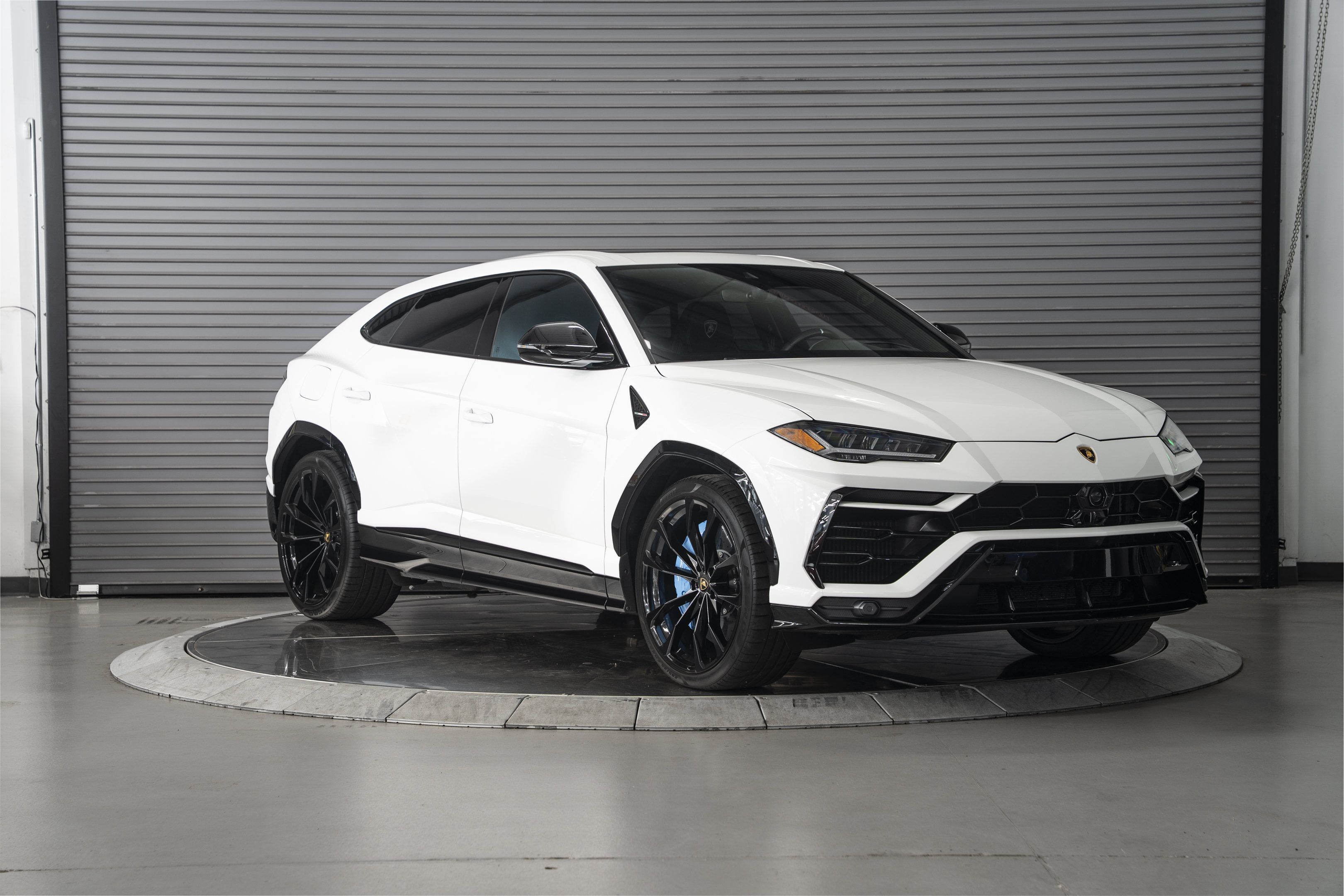 Used 2022 Lamborghini Urus AWD/4WD image 7