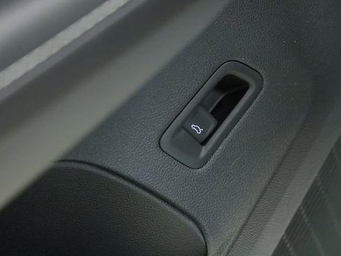 New 2026 Volkswagen Atlas SE FWD image 33