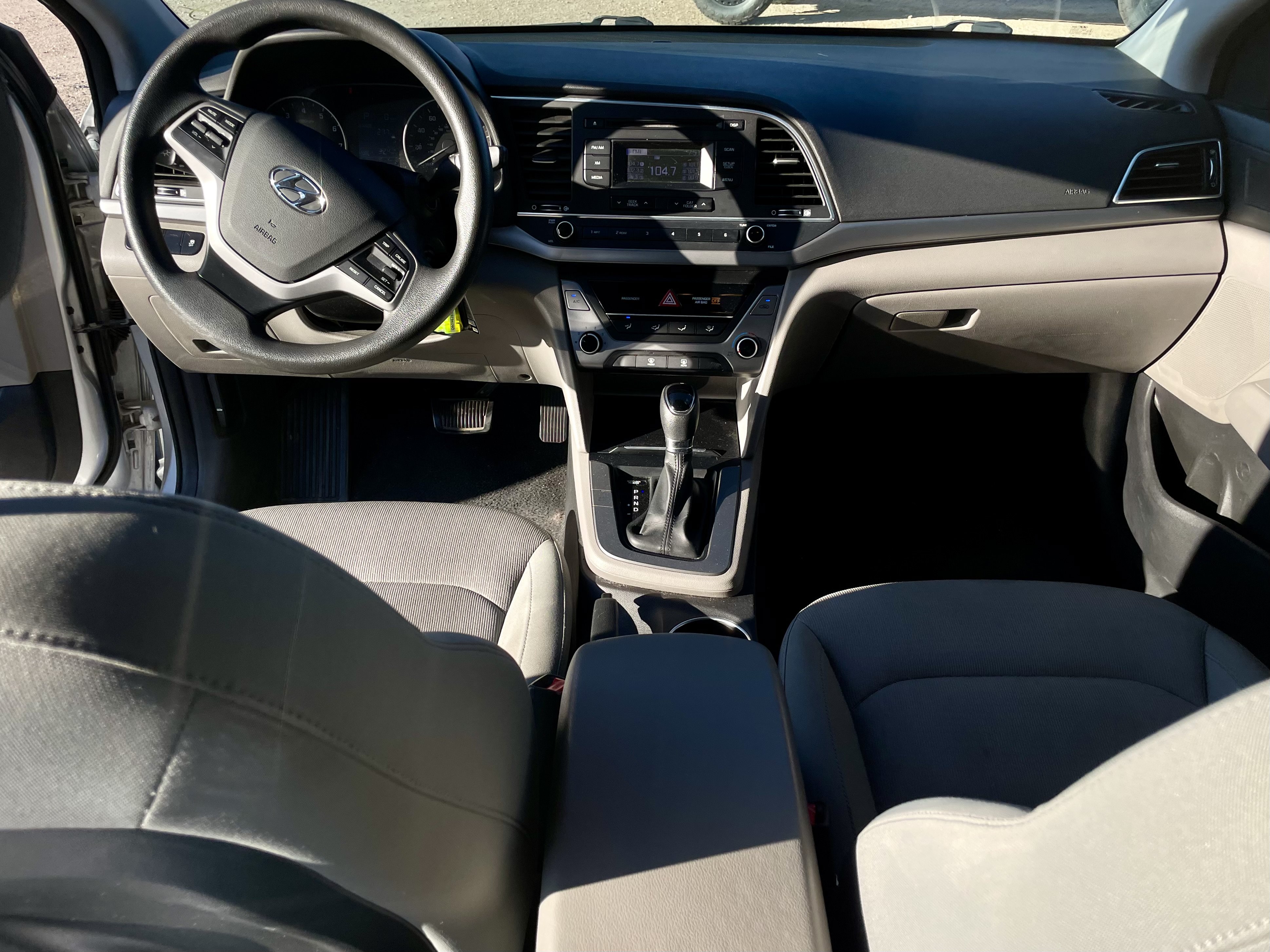 Used 2017 Hyundai Elantra SE FWD image 21