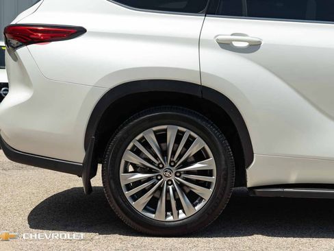Used 2020 Toyota Highlander Platinum AWD/4WD image 5