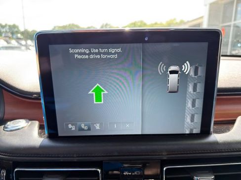 Used 2020 Lincoln Aviator Grand Touring w/ Equipment Group 302A AWD/4WD image 34