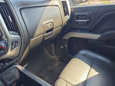 Used 2017 Chevrolet Silverado 1500 LTZ Z71 w/ LTZ Plus Package AWD/4WD image 36