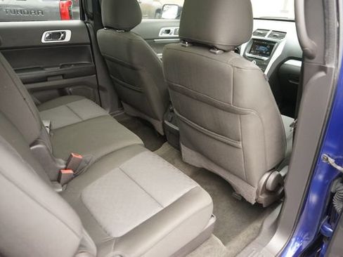 Used 2014 Ford Explorer XLT w/ Equipment Group 201A FWD image 17